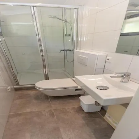 Hillside Retreat, Cleaning Included Waxweiler