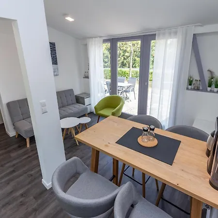 Hillside Retreat, Cleaning Included Holiday home
